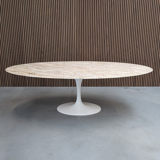 Image 1 of Knoll Saarinen Table 244Cm Calacatta (Oval)