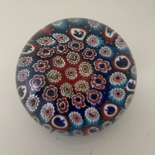 Murrrina Ook Bekend Als Millefiori Glas Uit Murano It. Gewicht Circa 500 Gram - Omtrek 20 Cm.