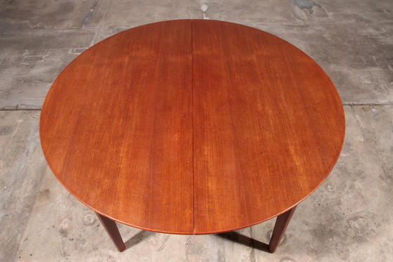 Image 1 of Teakhouten eettafel uit de jaren 1960 van Henning Kjærnulf Model 62