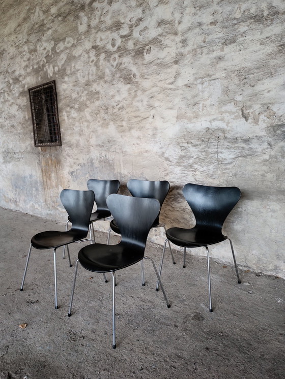 Image 1 of 5x Vintage Fritz Hansen Arne Jacobsen 3107 Stoel Stoelontwerp 1984 Patina