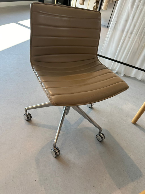 3x Arper Carina 46 Studio/Office Stoelen