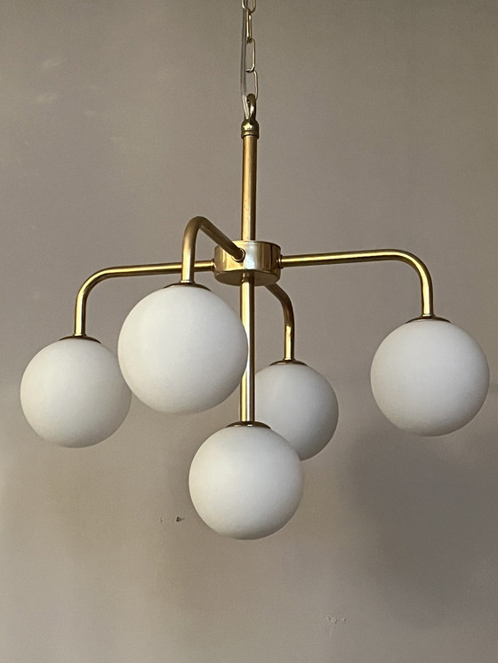 Image 1 of Vintage Bollen Hanglamp Goud Frame Melk Glas 