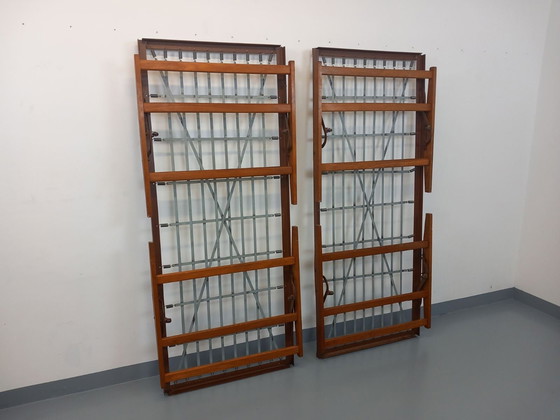 Image 1 of Paar oude eiken en metalen stapelbedden uit de jaren 60