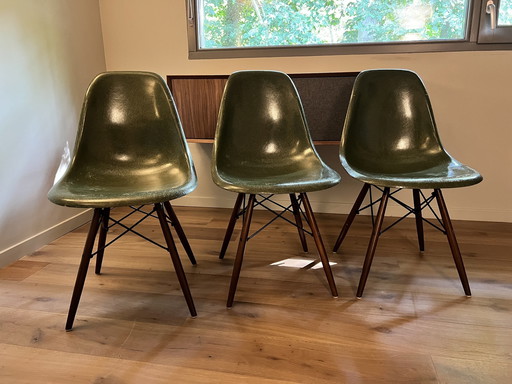 3x Vitra Eams Stoel Fiberglas Groen Dsw