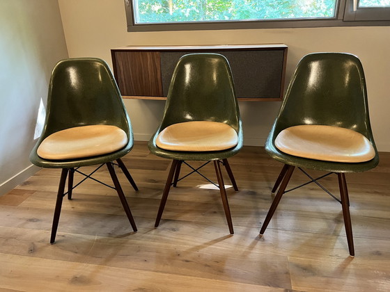 Image 1 of 3x Vitra Eams Stoel Fiberglas Groen Dsw