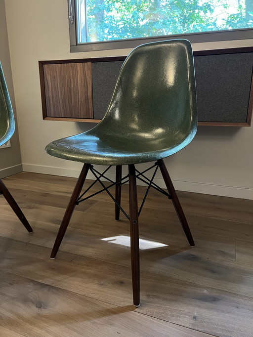 3x Vitra Eams Stoel Fiberglas Groen Dsw