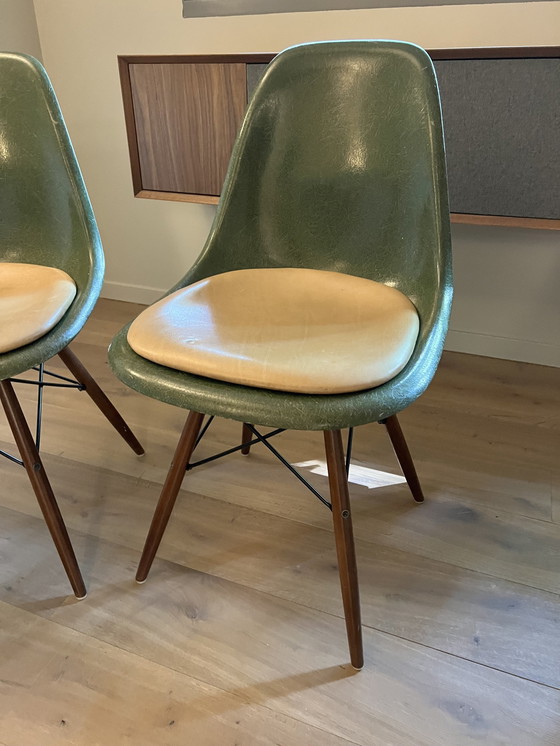 Image 1 of 3x Vitra Eams Stoel Fiberglas Groen Dsw