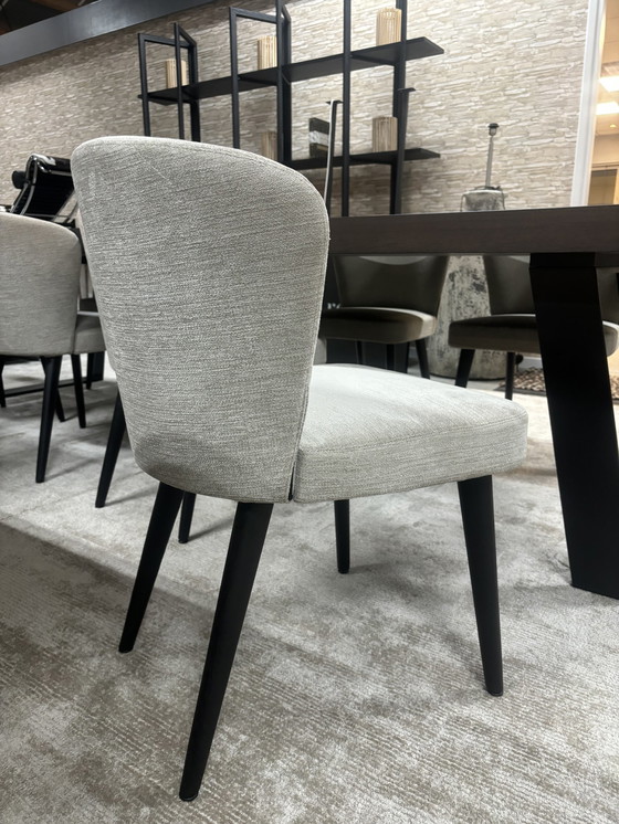 Image 1 of Minotti Aston Dining Chairs 8 Beschikbaar In Showroom Conditie 