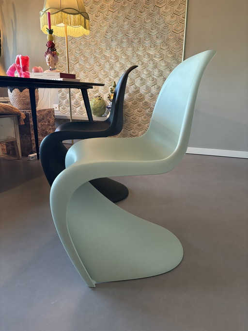 3x Vitra Panton Stoelen