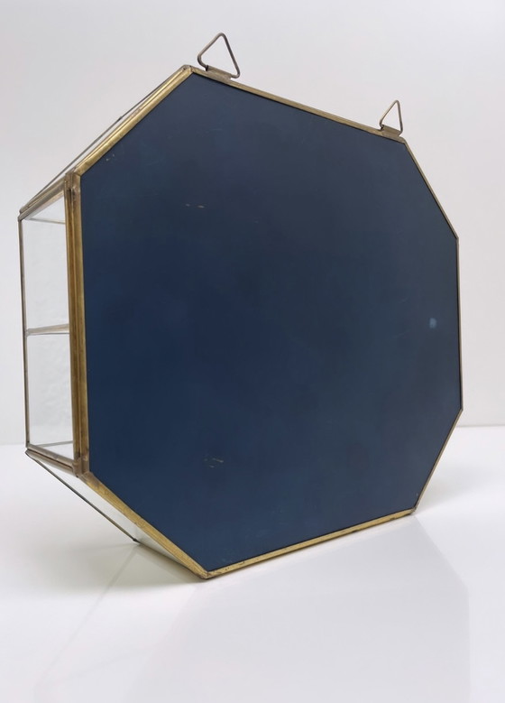 Image 1 of Messing wand vitrine kastje octagon