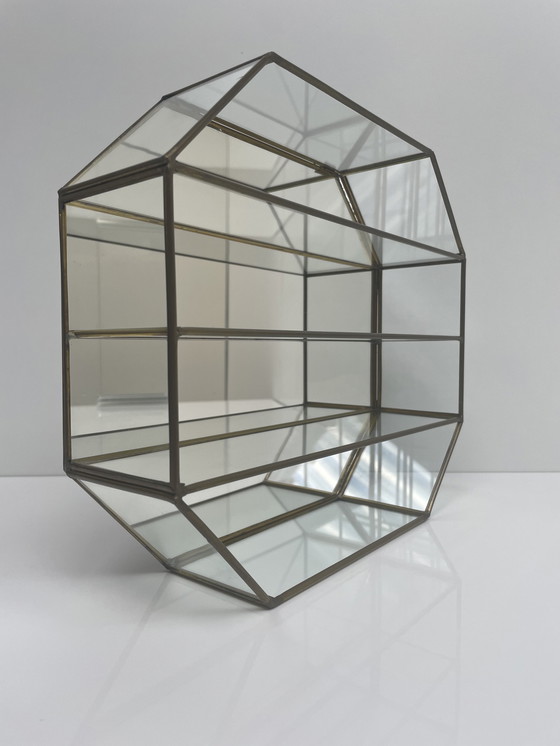 Image 1 of Messing wand vitrine kastje octagon