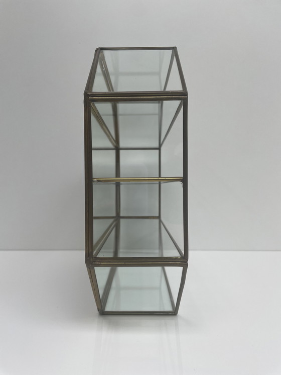 Image 1 of Messing wand vitrine kastje octagon