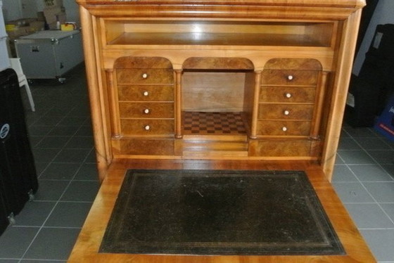 Image 1 of Biedermeier staande secretaire, notenhout, midden 19e eeuw.