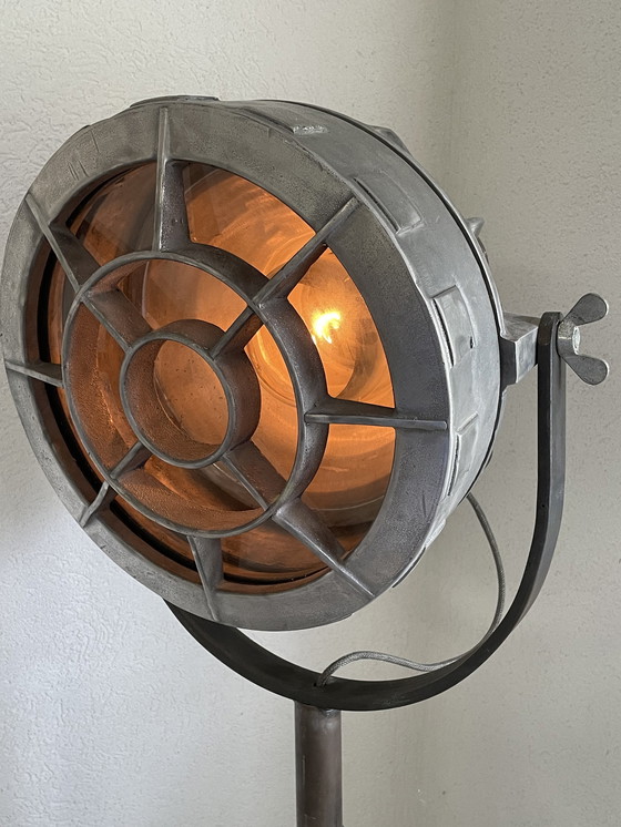 Image 1 of Industriële staande lamp