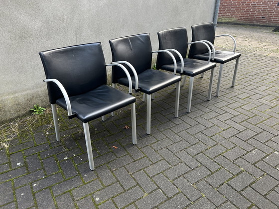 Image 1 of 4X Leolux Myto Eetkamerstoelen Zwart Leer Met Armleuningen.