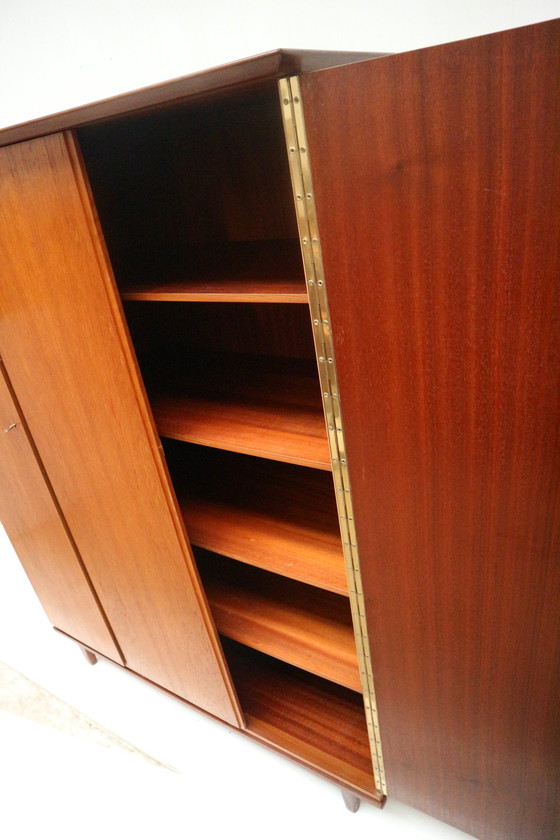 Image 1 of Vintage kledingkast met hang- en leggedeelte gemaakt in de jaren '60