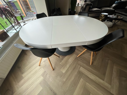 Bo-concept eettafel