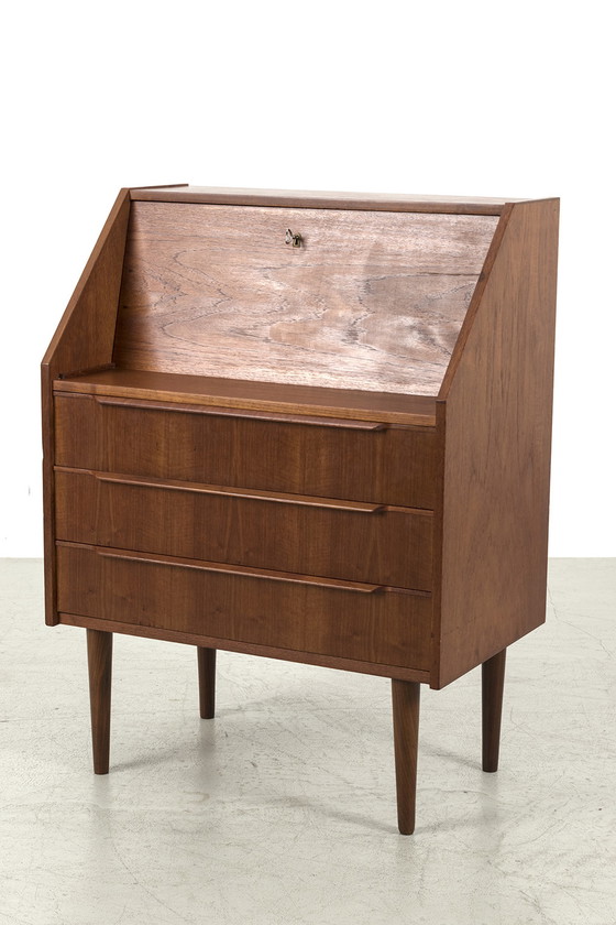 Image 1 of Deense secretaire