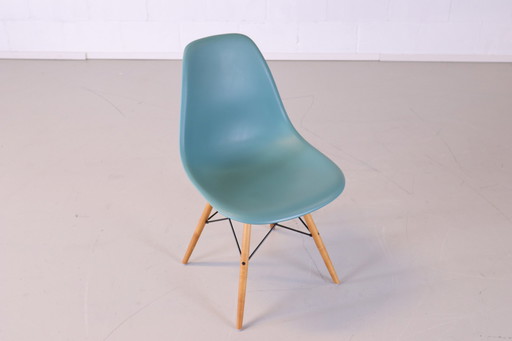 Vitra Eames plastic dsw turquoise/hout