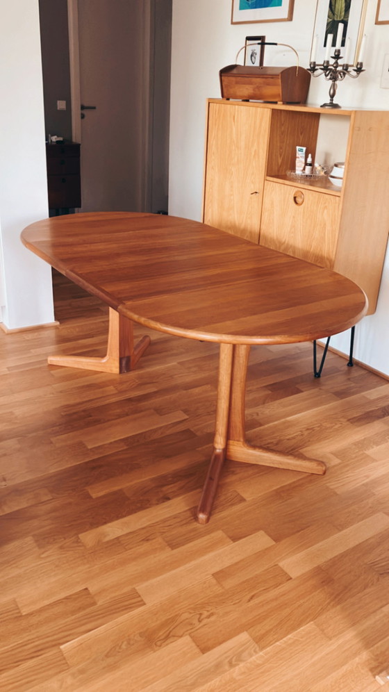 Image 1 of Massief houten midcentury tafel + stoelen