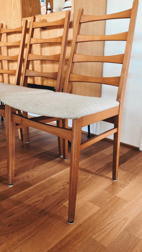 Image 1 of Massief houten midcentury tafel + stoelen