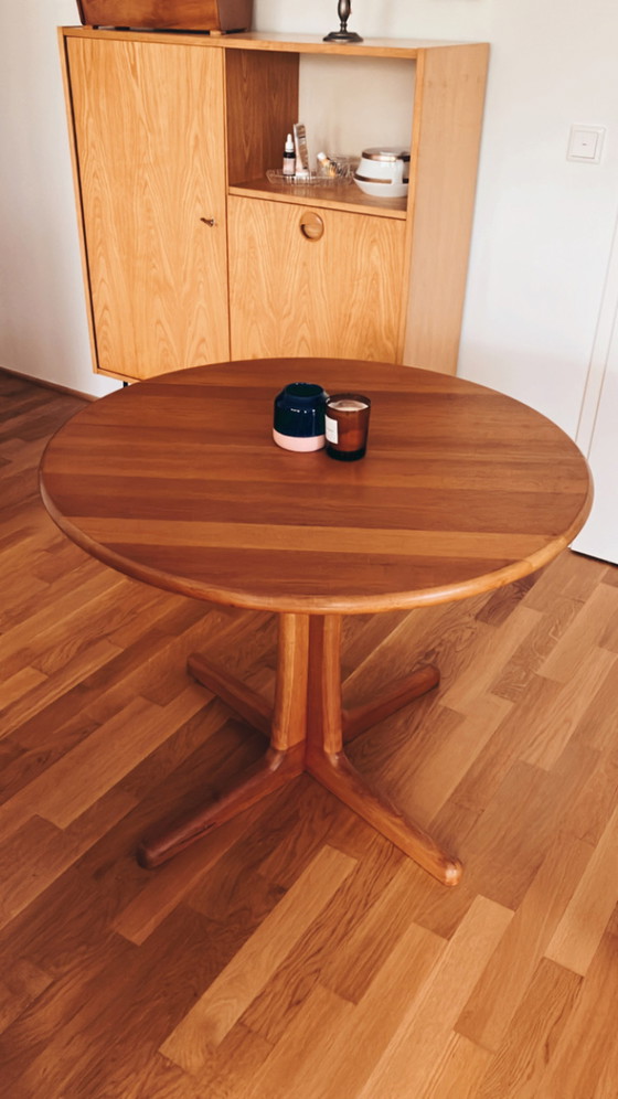 Image 1 of Massief houten midcentury tafel + stoelen