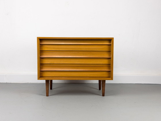 Image 1 of Vintage notenhouten ladekast, jaren 60