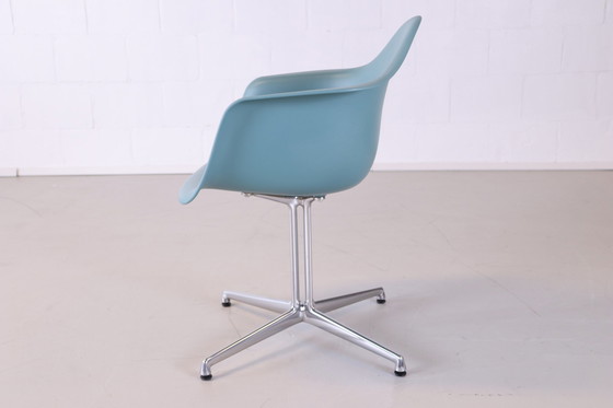 Image 1 of Vitra eames plastic armchair DAL ocean blauw/groen