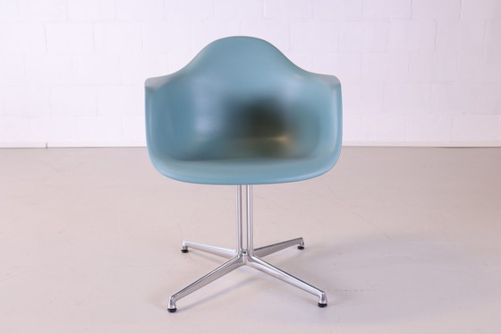 Image 1 of Vitra eames plastic armchair DAL ocean blauw/groen