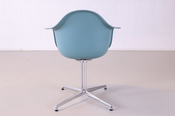 Image 1 of Vitra eames plastic armchair DAL ocean blauw/groen