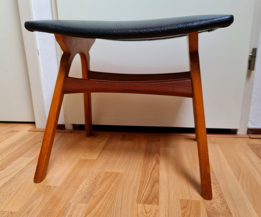 Scandinavische Ottoman voetenbank footstool teak met skai jaren 60