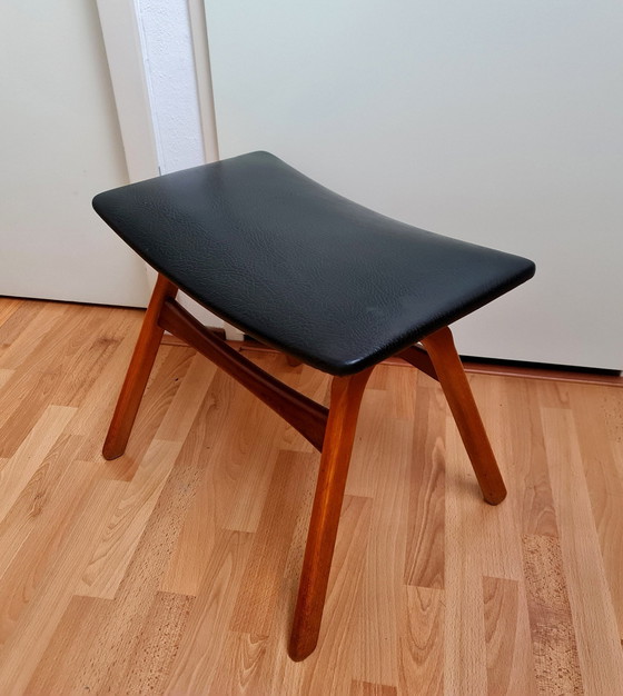 Image 1 of Scandinavische Ottoman voetenbank footstool teak met skai jaren 60