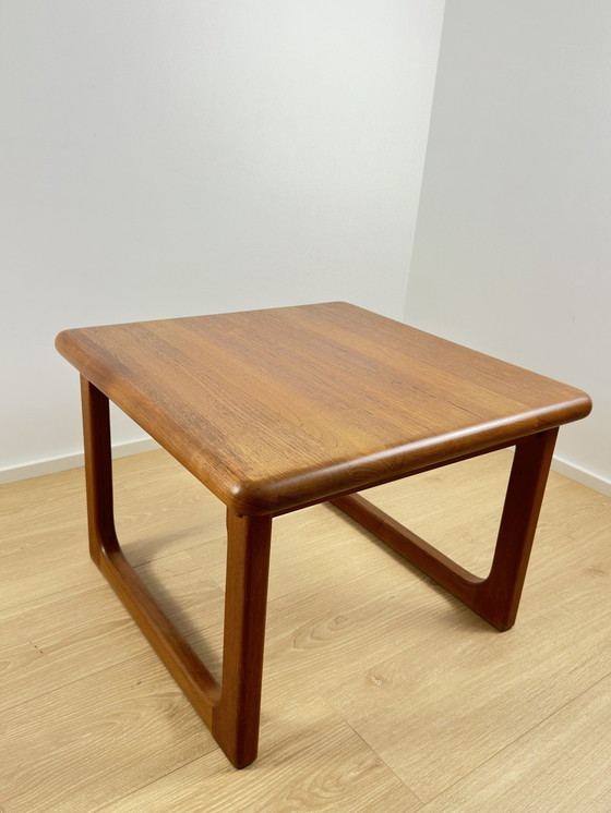 Image 1 of Deense Mid Century teakhouten salontafel van Niels Bach