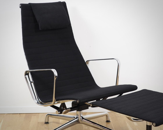 Image 1 of Vitra Eames Alu Stoel Ea 124 En Ea 125 In Hopsack Zwart