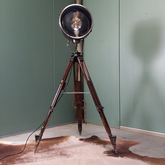 Image 1 of Vintage Militaire Vloerlamp Op Driepoot