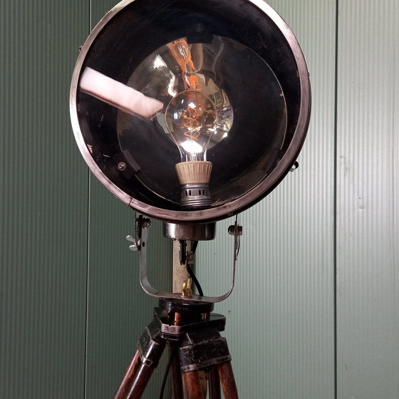 Image 1 of Vintage Militaire Vloerlamp Op Driepoot