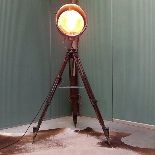 Vintage Militaire Vloerlamp Op Driepoot