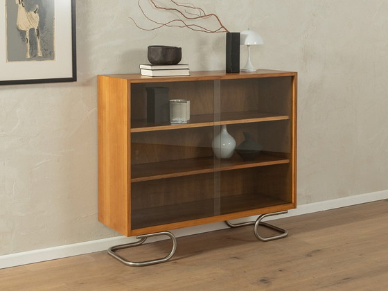 Image 1 of Vitrine uit 1950 met schuifdeuren