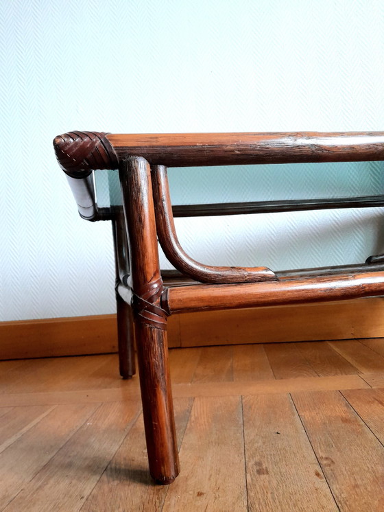 Image 1 of Vintage rotan en gerookt glas salontafel 1960