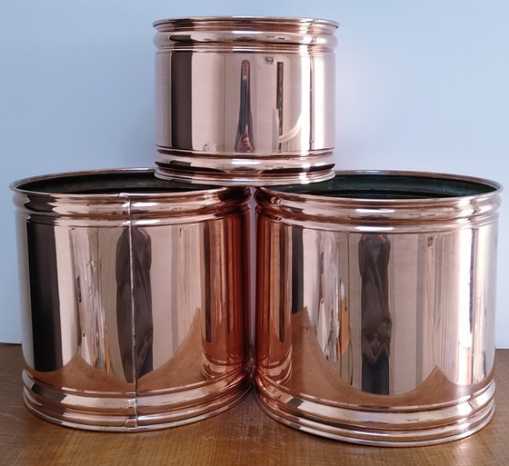 Image 1 of Drie Vintage Cilindrische Koperen Plantenbakken
