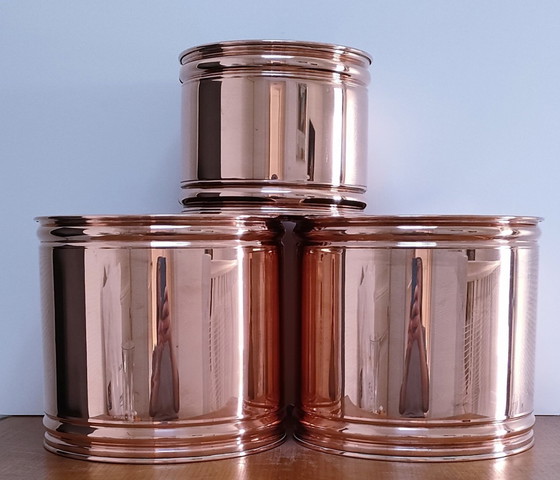 Image 1 of Drie Vintage Cilindrische Koperen Plantenbakken