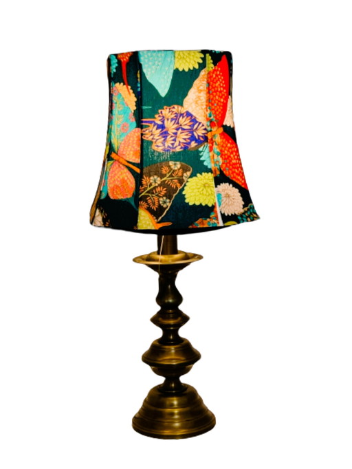 Vintage bureaulamp van messing, goudkleurig messing, bloemen en vlinders