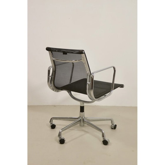 Image 1 of Vintage fauteuil model Ea 117 van Charles en Ray Eames voor Vitra