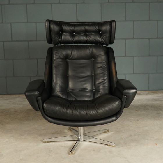 Image 1 of Vintage zwarte draaifauteuil – skaileder – jaren 60