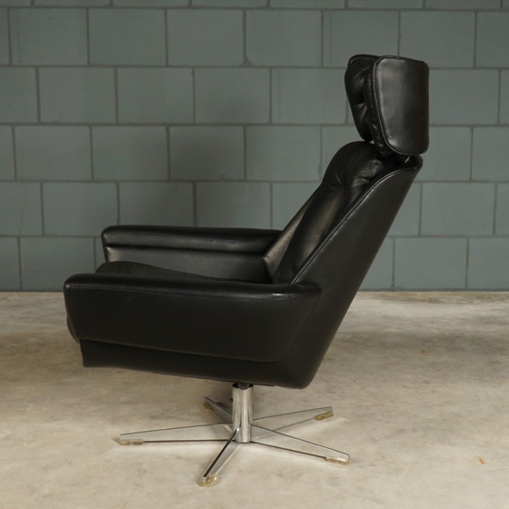 Image 1 of Vintage zwarte draaifauteuil – skaileder – jaren 60