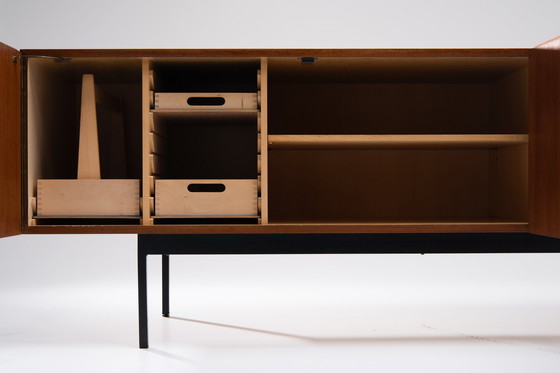 Image 1 of Minimalistisch dressoir B40 - Dieter Waekerlin