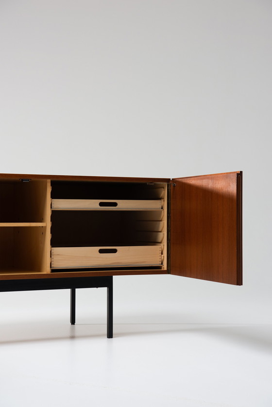 Image 1 of Minimalistisch dressoir B40 - Dieter Waekerlin