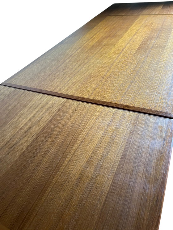 Image 1 of Deens design - Uitschuifbare teakhouten eettafel door Willy Sigh voor H. Sigh And Sons meubelfabriek in Denemarken - jaren 60