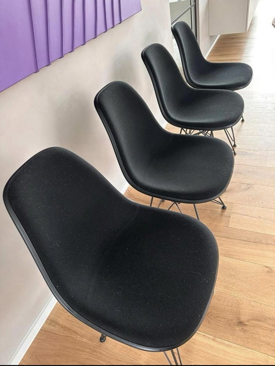 Image 1 of 4x Vitra Eames DSR stoelen