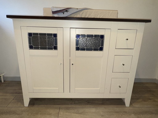 Commode Met Glas In Lood